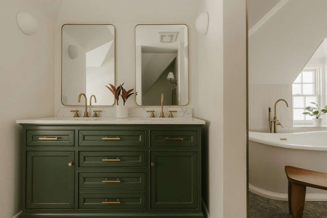 bathroom natural cleaning